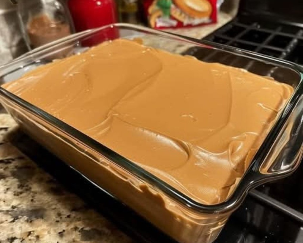 Easiest Peanut Butter Fudge – 4 Ingredient Recipe